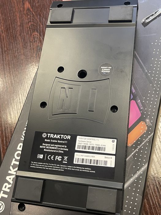 Traktor f1 dj контролер