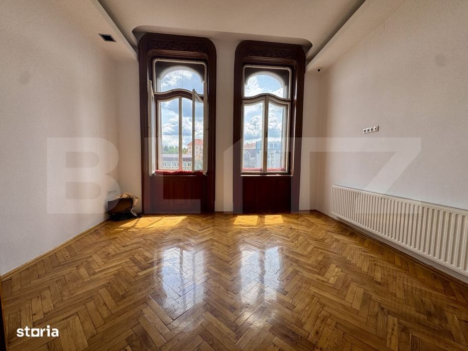 Vand apartament ULTRACENTRAL cu 2 camere - perfect pentru spatiu de bi — fotografia 2