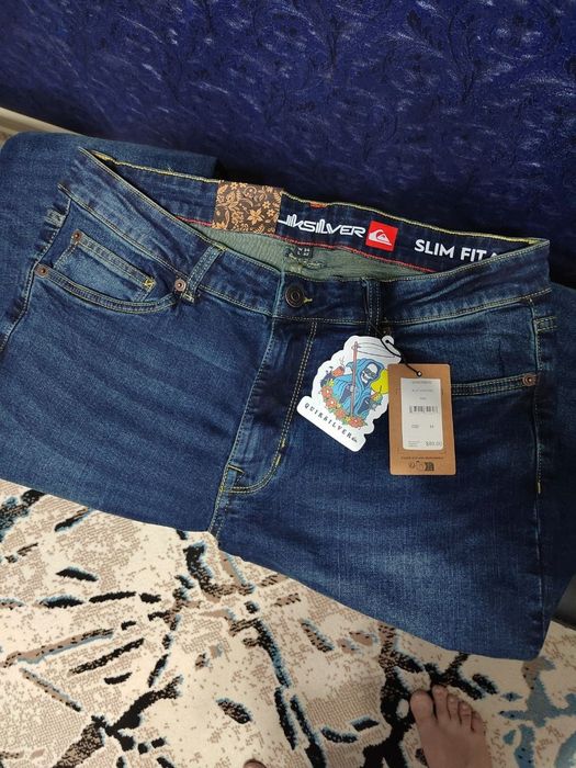 Джинсы Quicksilver slim fit. 34\32.