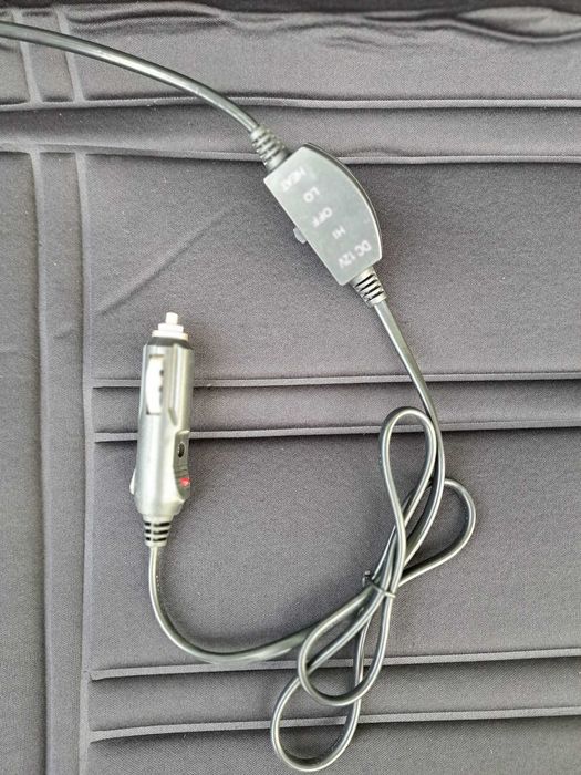 Husă Scaun Auto cu Încălzire 12V, Telecomandă pe fir – NOUĂ / Neutilizată