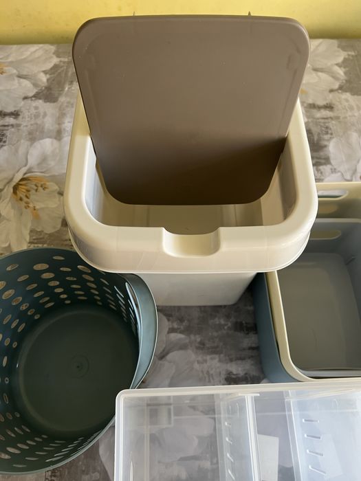 Ведра , пластик , контейнера