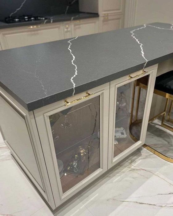 Xar Bir turdagi mebel bor