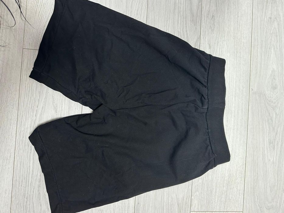 pantaloni vagabond 300 lei