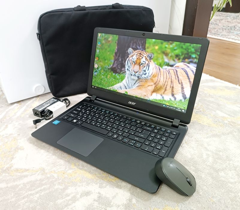 Ноутбук ACER + Сумка и мышка.