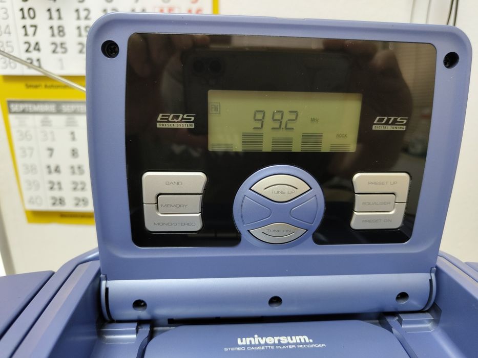 Radiocasetofon cu CD, Universum Quelle CR-CD 1086 bass boost fabricație Germania