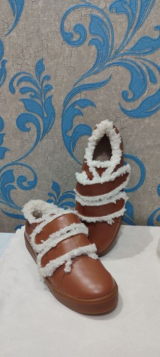 Женская кожаная обувь