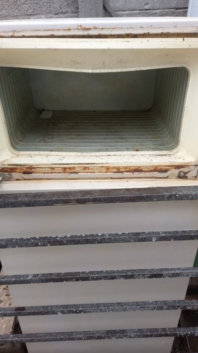 Продам холодильник советский