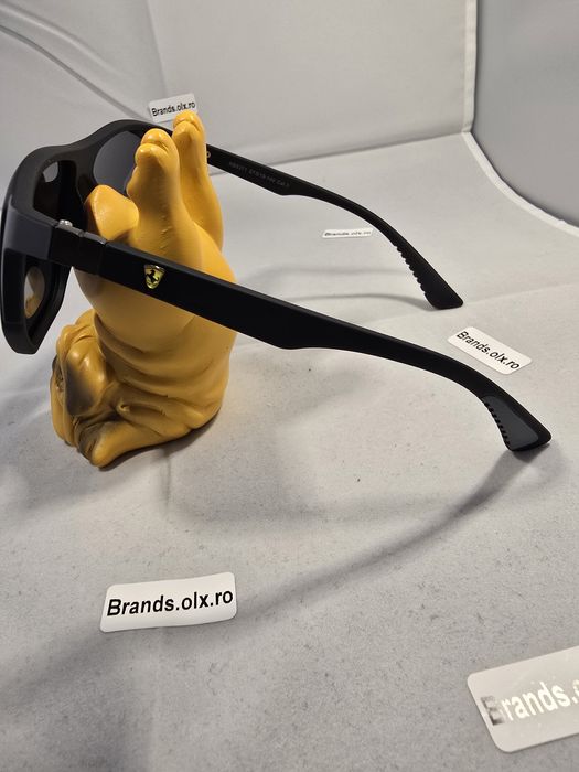 Ochelari de soare polarizati Ray Ban Ferrari RB8371, made in Italy