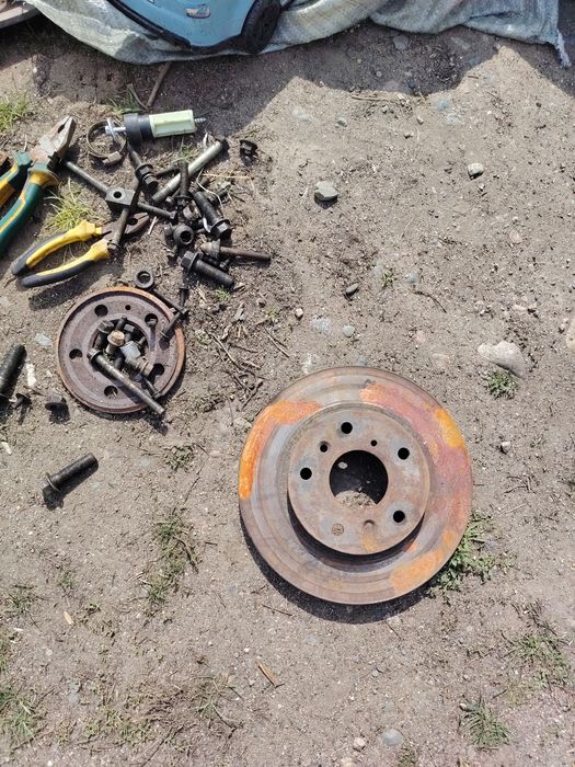 Мазда 626 ступица суппорт в зборе