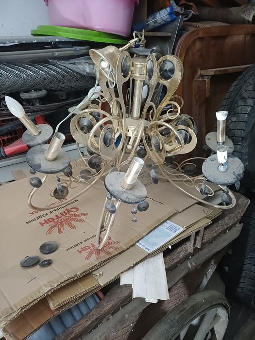 Продам люстру 1500