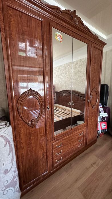 Спальный гарнитур