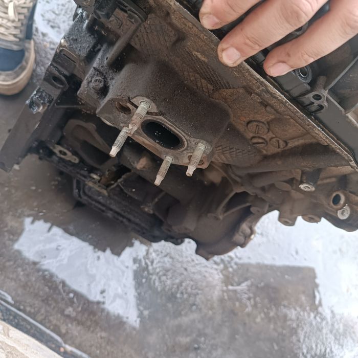 Двигатель Шевроле оникс , блок пробит