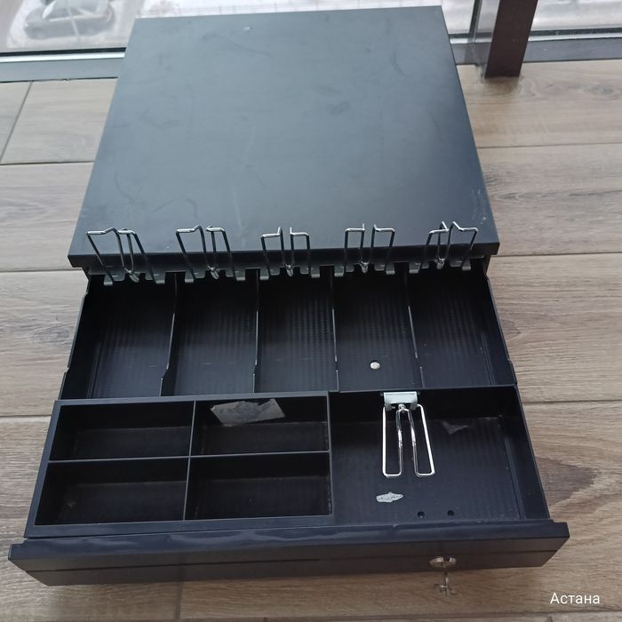 Денежный - кассовый ящик, большой денежный ящик,офисная мебель