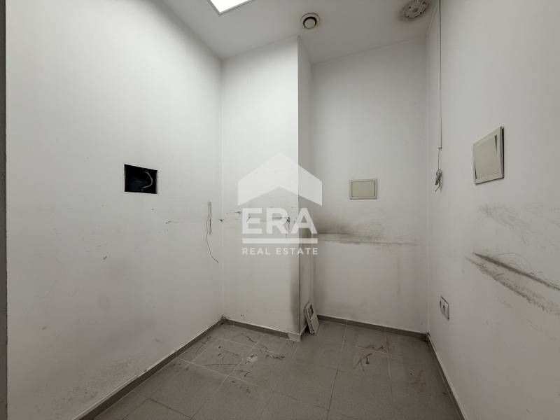 Търговски обект под наем на централна локация в кв. Надежда