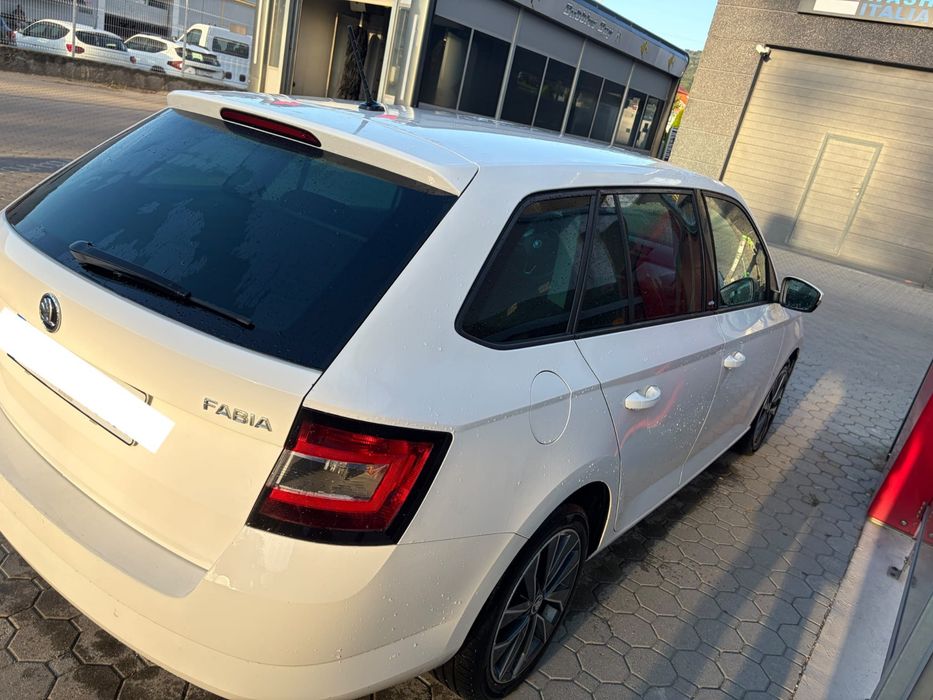 SKODA Fabia 2015 — imagine 4