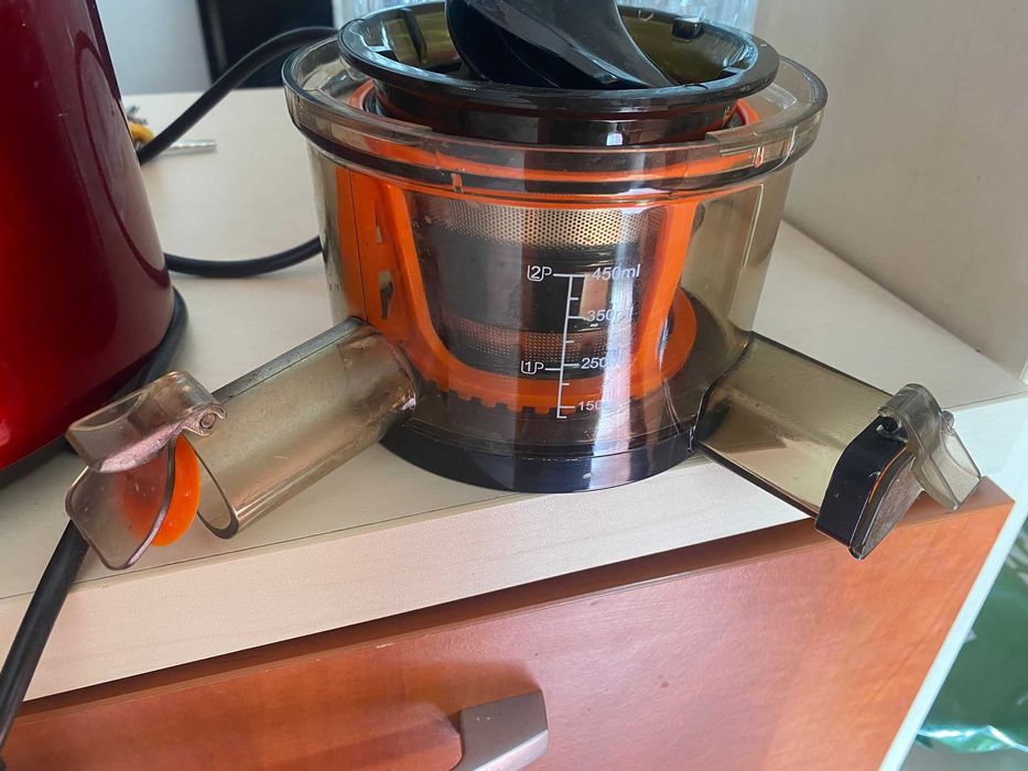 Storcator fructe si legume MYRIA MY4028RD, 1l, 200W, rosu-negru