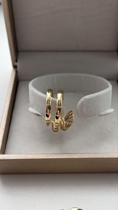 Продам комплект украшений (браслет + кольцо)