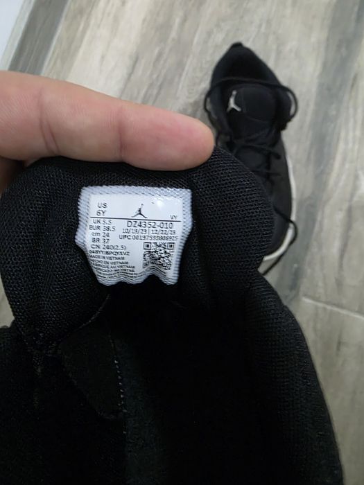 Adidasi jordan marimea 38.5 uzati