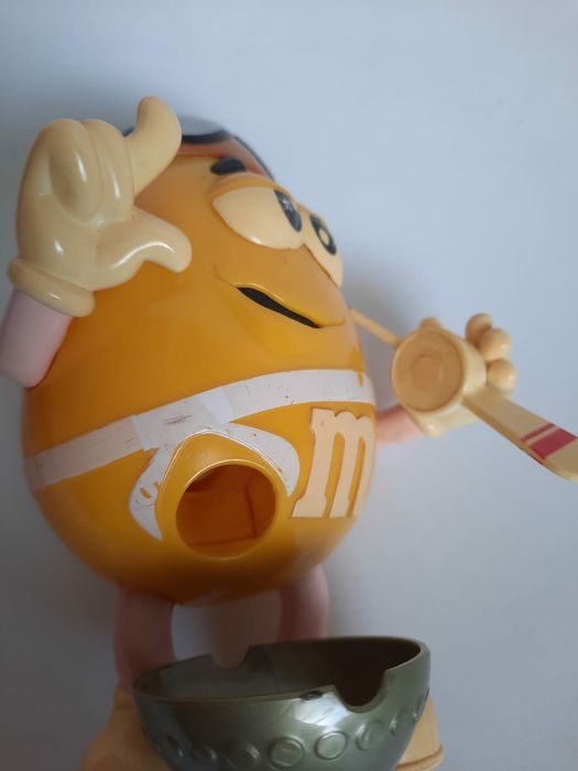 Dozator bomboane M&M