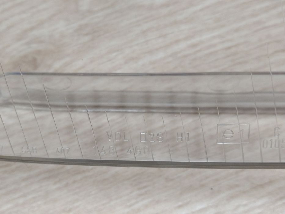 Стёкла на фары Ауди А6 с5