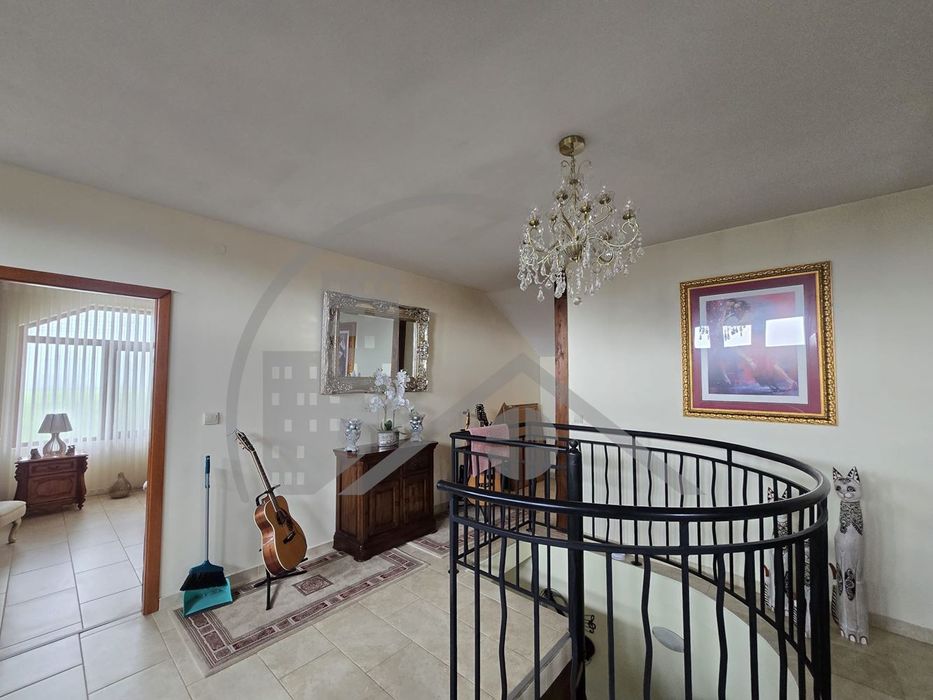 Прекрасен дом на 20 минути от морето