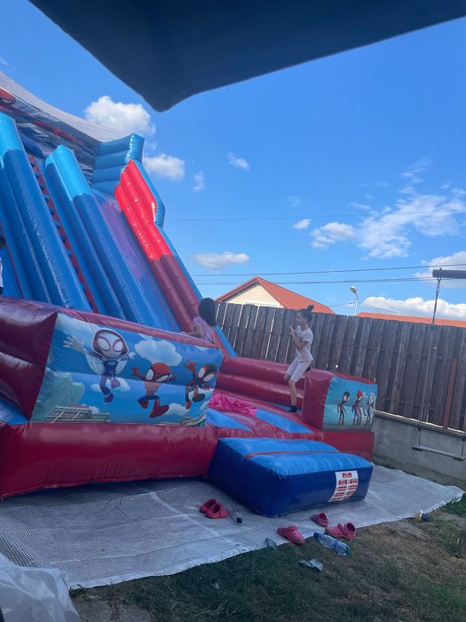Tobogan gonflabil de închiriat - super party garantat!