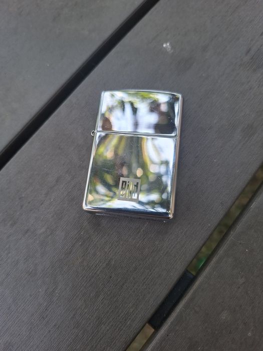 Оригинална запалка Zippo, произведена през февруари 2001 година