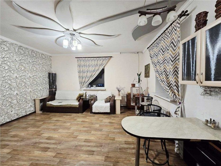 **Продам 3х студию в Соц городе по Менделеева