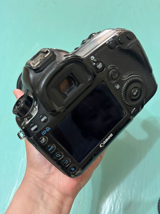 Продам фотоаппарат Canon Mark 3-5d