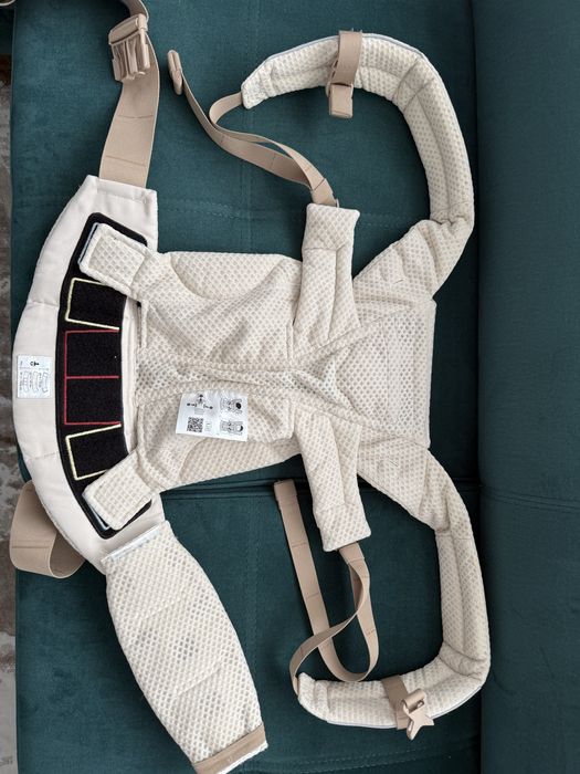 Marsupiu Ergobaby Omni Breeze Natural Beige - Ca Nou (folosit 2 ori)