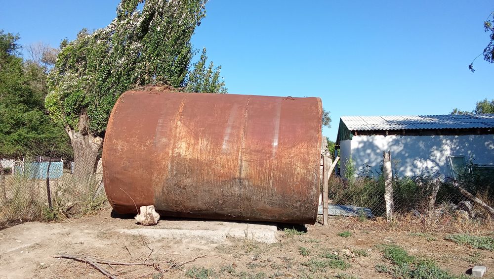 Резервуар горизонтальный 25 тонны.