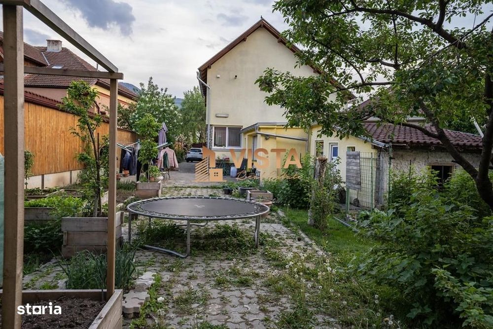 Casa individuala P+M , 5 dormitoare, 3 bai, 556 mp teren, Cernatu, Sac