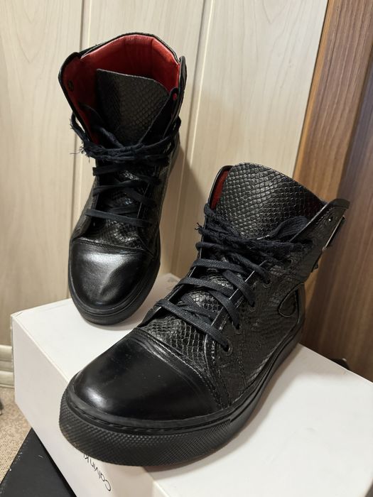 Дамски кожени боти