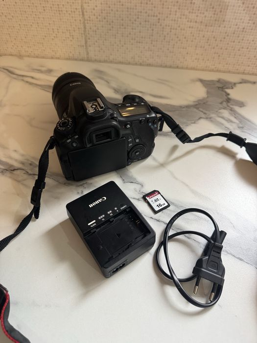 Canon 60d фотоаппарат продам