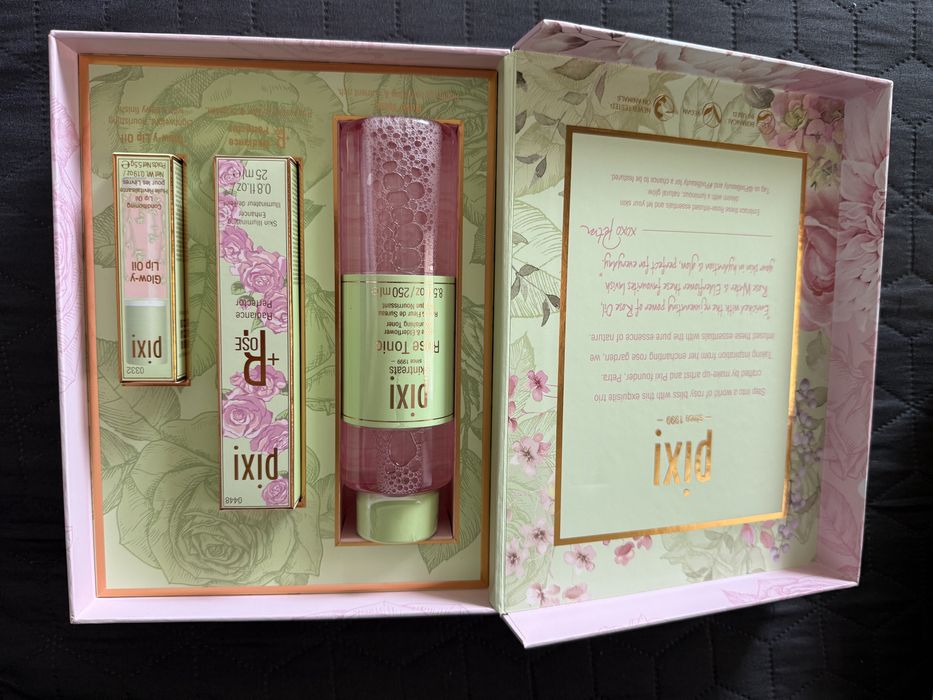 Кутия PIXI-козметика