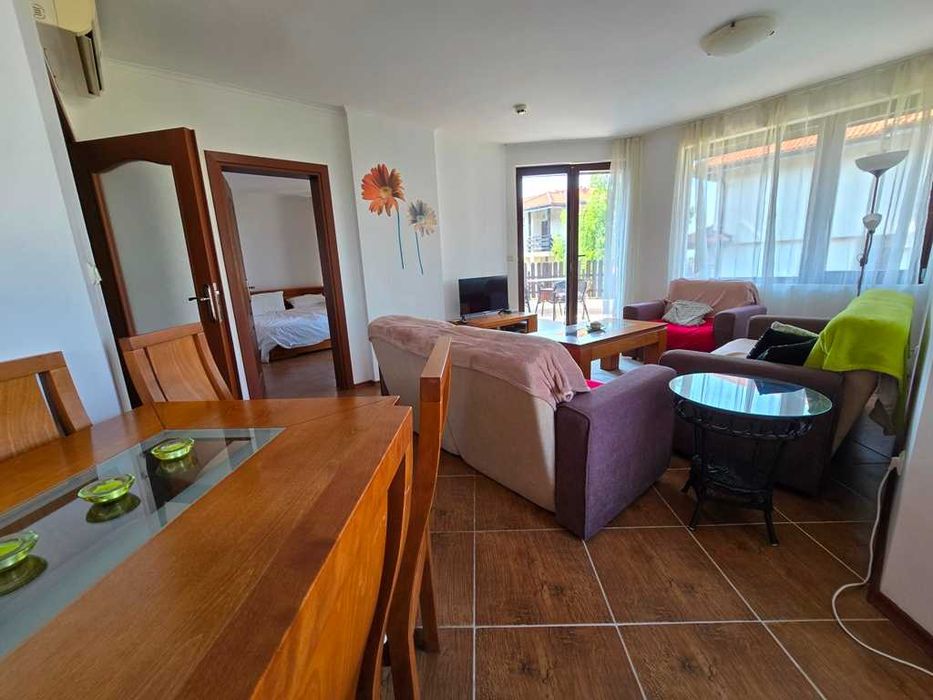 Просторен тристаен апартамент в к-с „Bay View Villas“