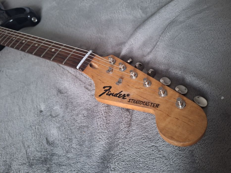 Продам стратокастер 4 сингла