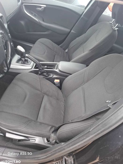 Volvo V40 Volvo V40,an 2013, 1,6 D Euro 5 adusa din Italia, cut manuala.