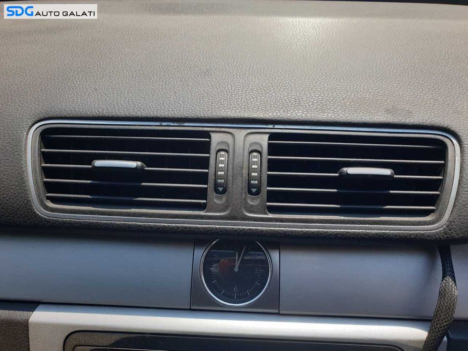 Grila Gura Grile Guri Ventilatie Aerisire Bord Centrala Volkswagen Passat B7 2010 - 2015 [Q5705]