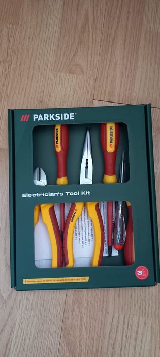 Set scule electrician,sigilat