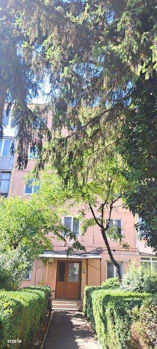 Apartament 2  camere etaj 2 din 4 vânzare
