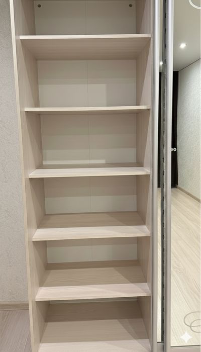 Продам большой шкаф