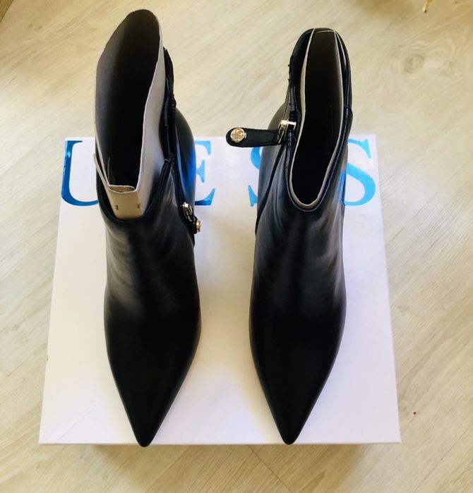 Pantofi botine GUESS masura 40