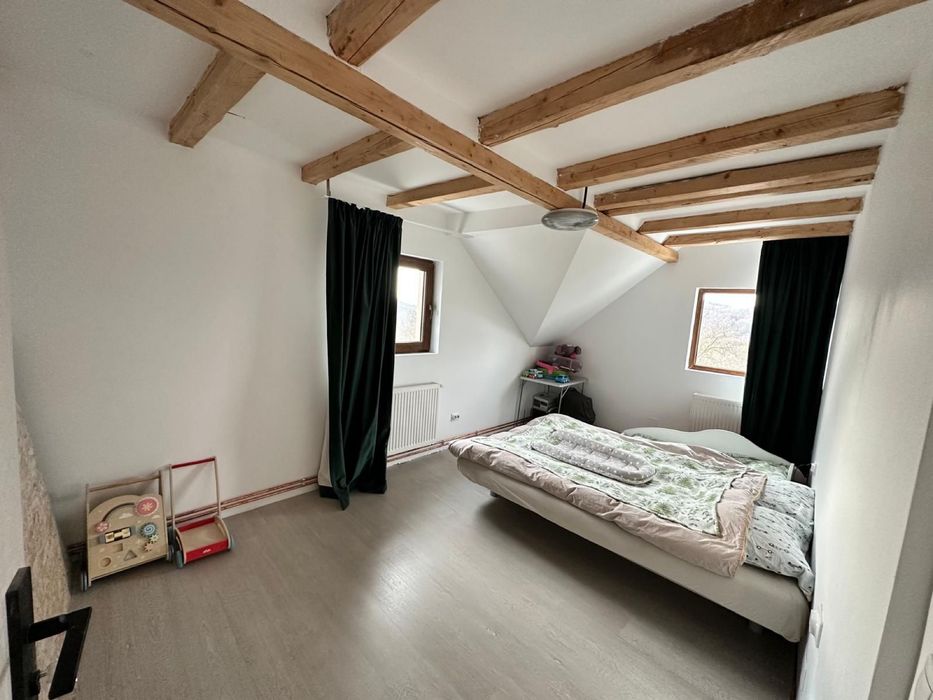 Casa  modern renovata 5 camere de inchiriat Drajna de sus Prahova