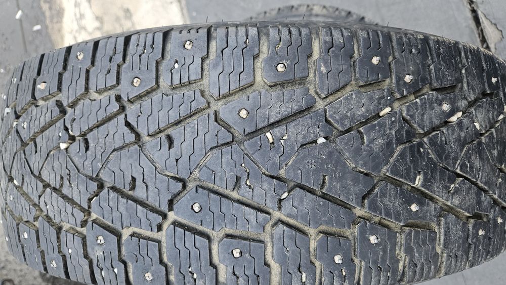 2бр гуми 215 65 16С дот 20 нокиан