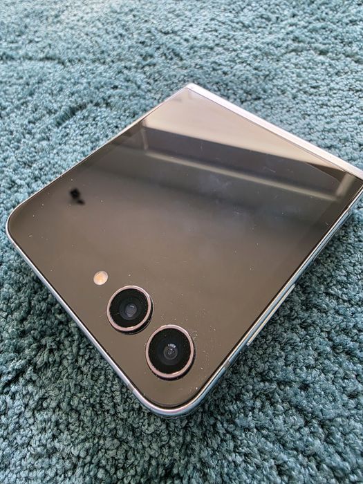 Galaxy Z Flip 5 512GB mint