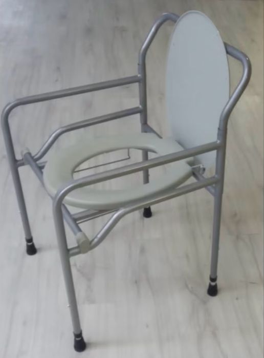 Vand Scaun toaleta Vital pliabil,greutate proprie 4,8kg,max.115kg