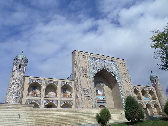 Увлекательные прогулки по Ташкенту на машине гида