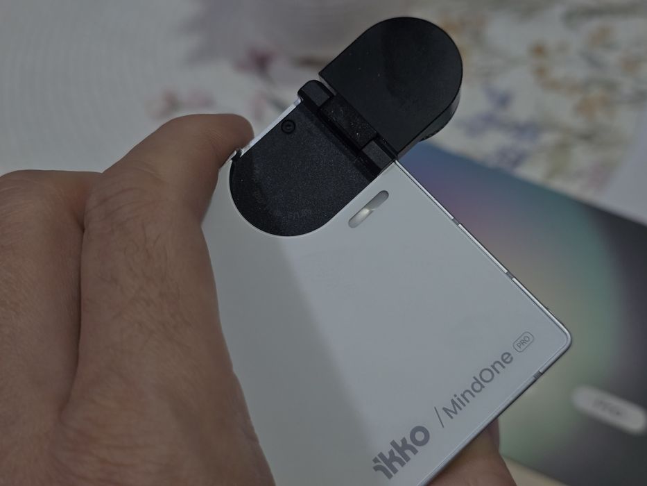 IKKO MindOne Pro най-малкият смартфон