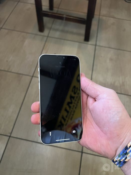 iPhone 12 на гарантии